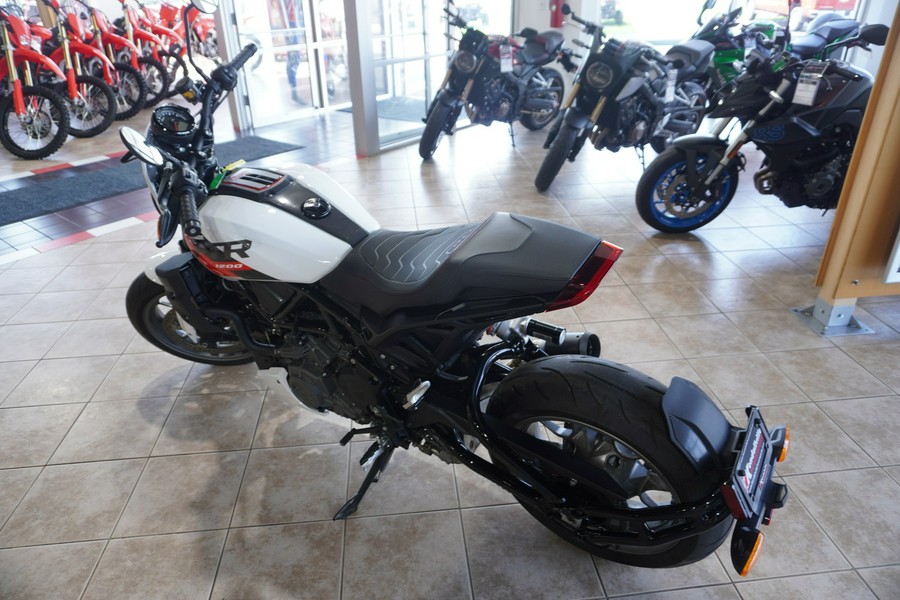 2023 FTR, STEALTH GRAY, 4 - Indian Motorcycle