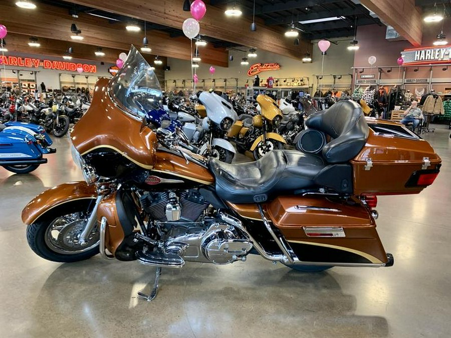 2008 Harley-Davidson® FLHTCUSE3 - CVO™ Ultra Classic® Screamin' Eagle® Anniversary Electra Glide®