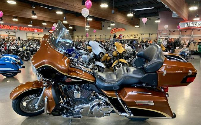 2008 Harley-Davidson® FLHTCUSE3 - CVO™ Ultra Classic® Screamin' Eagle® Anniversary Electra Glide®