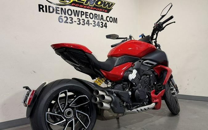 2025 Ducati Diavel V4 Ducati Red
