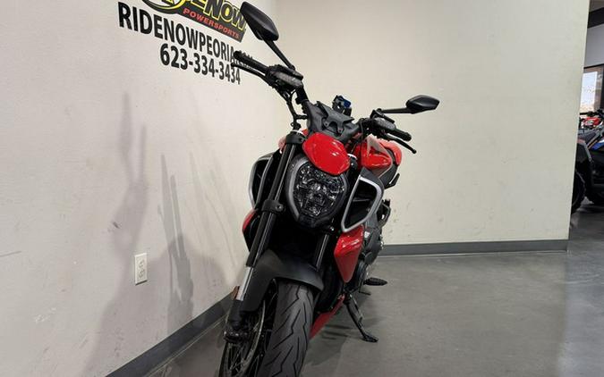 2025 Ducati Diavel V4 Ducati Red