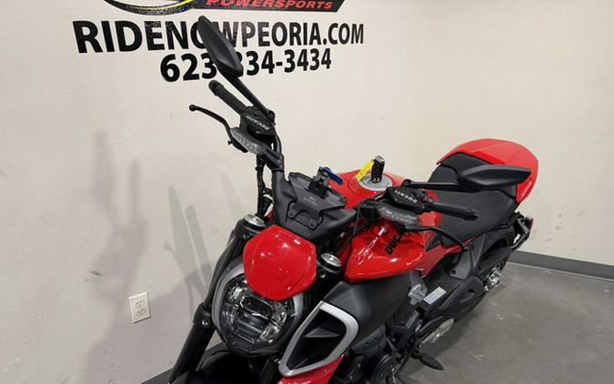 2025 Ducati Diavel V4 Ducati Red
