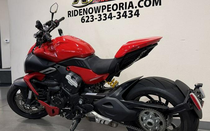 2025 Ducati Diavel V4 Ducati Red