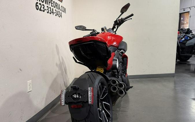 2025 Ducati Diavel V4 Ducati Red