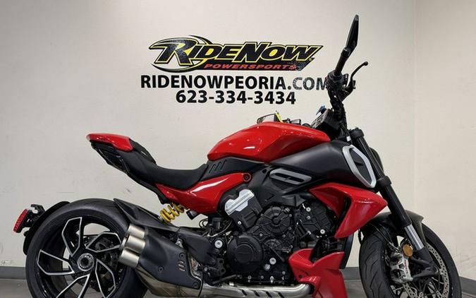 2025 Ducati Diavel V4 Ducati Red