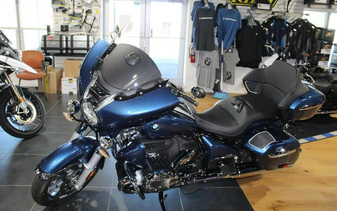 2023 BMW R 18 Transcontinental Gravity Blue Metallic