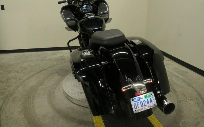 2022 Indian Motorcycle® Challenger® Black Metallic