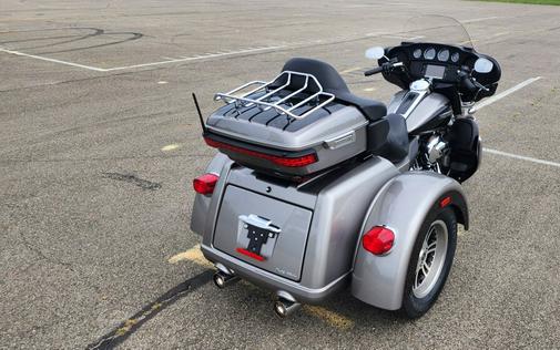 2016 Harley-Davidson® Tri Glide® Ultra FLHTCUTG