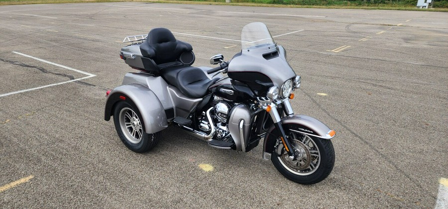 2016 Harley-Davidson® Tri Glide® Ultra FLHTCUTG