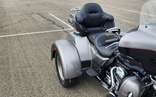 2016 Harley-Davidson® Tri Glide® Ultra FLHTCUTG