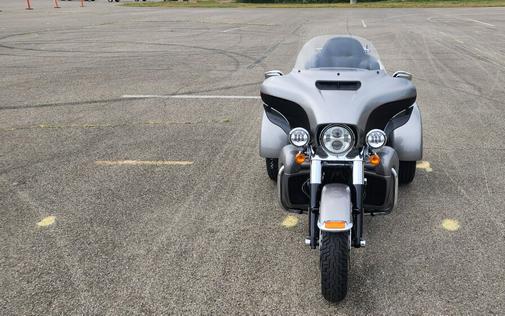 2016 Harley-Davidson® Tri Glide® Ultra FLHTCUTG