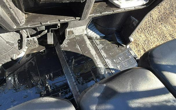 2025 Can-Am® Defender DPS HD10