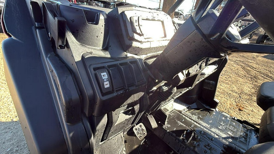 2025 Can-Am® Defender DPS HD10