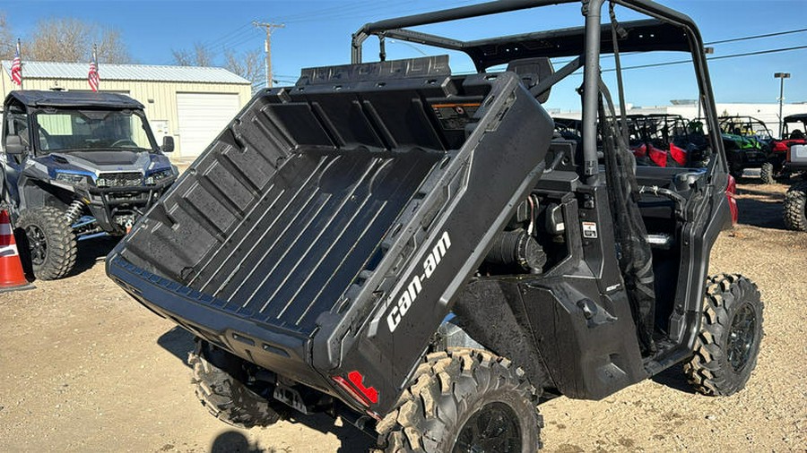 2025 Can-Am® Defender DPS HD10