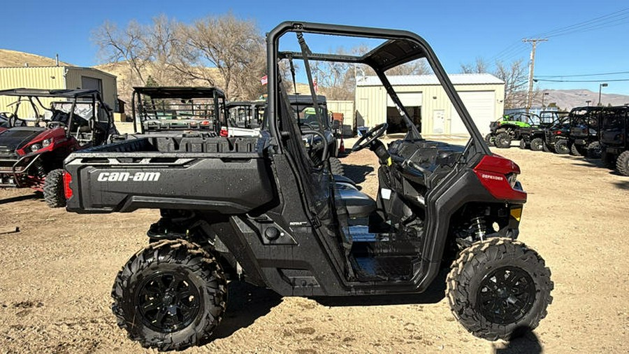 2025 Can-Am® Defender DPS HD10