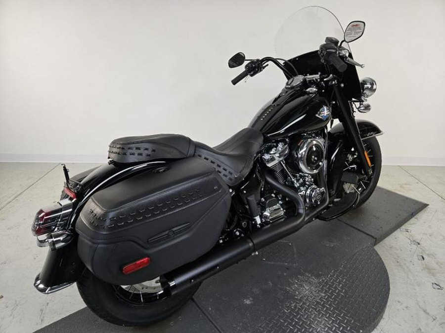 2025 Harley-Davidson® FLHC - Heritage Classic