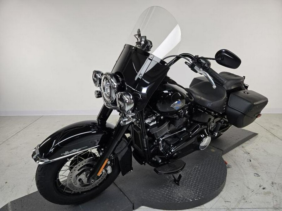 2025 Harley-Davidson® FLHC - Heritage Classic