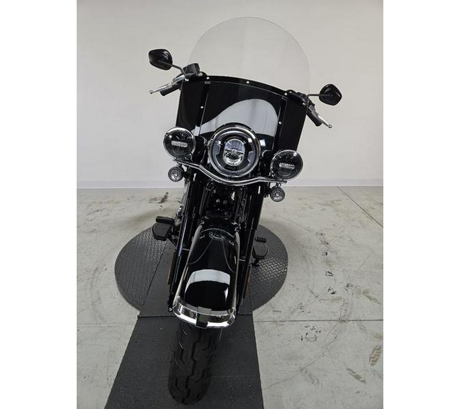 2025 Harley-Davidson® FLHC - Heritage Classic