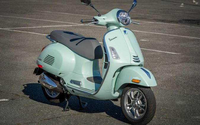 2023 Vespa GTS 300 Review [Scooter Testing in Italy]