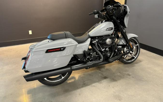2025 Harley-Davidson® Street Glide® Billiard Gray - Black Finish