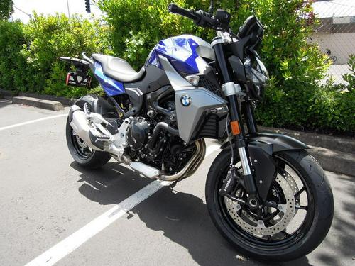 2020 BMW F 900 R Review (15 Fast Facts)