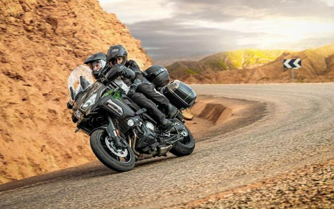 2023 Kawasaki Versys® 1000 SE LT+