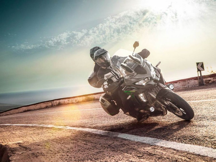 2023 Kawasaki Versys® 1000 SE LT+