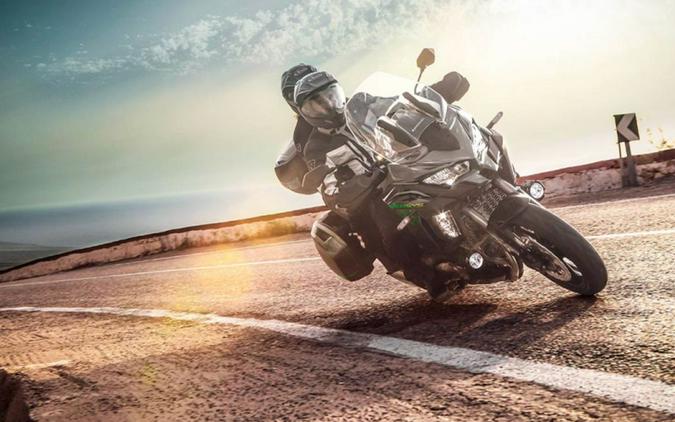 2023 Kawasaki Versys® 1000 SE LT+