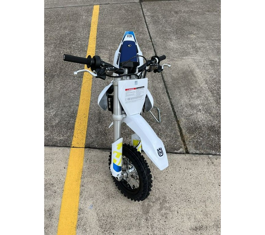 2024 Husqvarna® EE 3