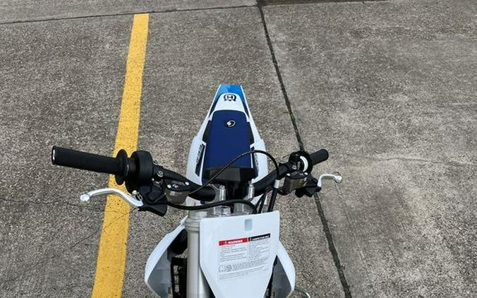 2024 Husqvarna® EE 3