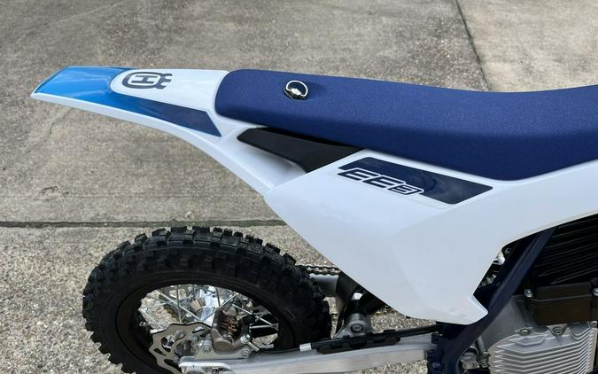 2024 Husqvarna® EE 3