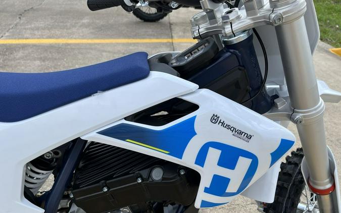 2024 Husqvarna® EE 3