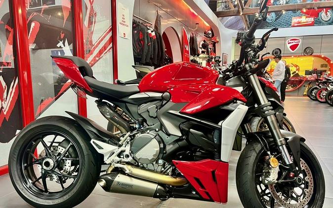 2024 Ducati Streetfighter V2