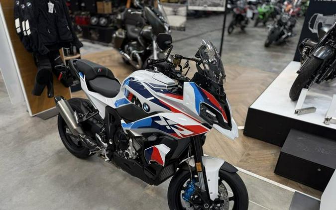 2026 BMW M 1000 XR Light White/M Motorsport