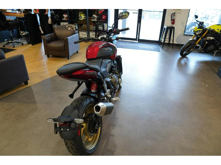 2026 Triumph Trident 800