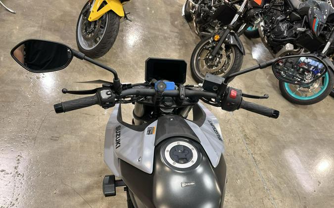 2024 Suzuki GSX-8S CA