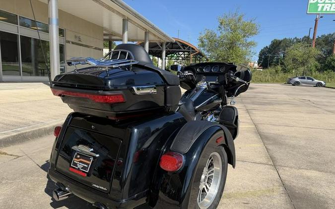 2016 Harley-Davidson® FLHTCUTG - Tri Glide® Ultra
