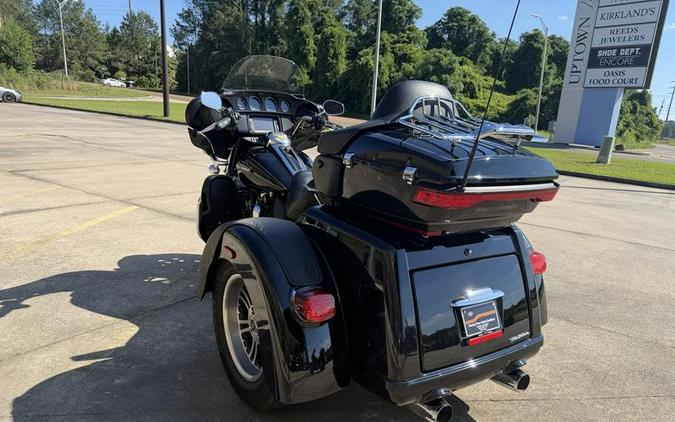 2016 Harley-Davidson® FLHTCUTG - Tri Glide® Ultra