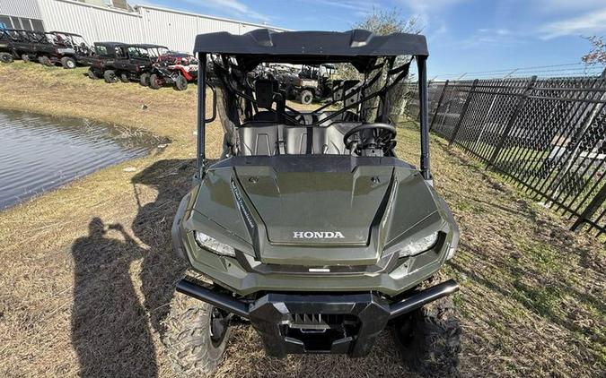 2025 Honda® Pioneer 1000-6 Deluxe Crew