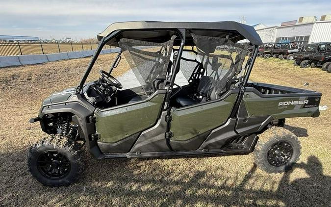 2025 Honda® Pioneer 1000-6 Deluxe Crew