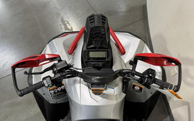 2026 Can-Am® Renegade X mr 1000 R Hyper Silver & Legion Red