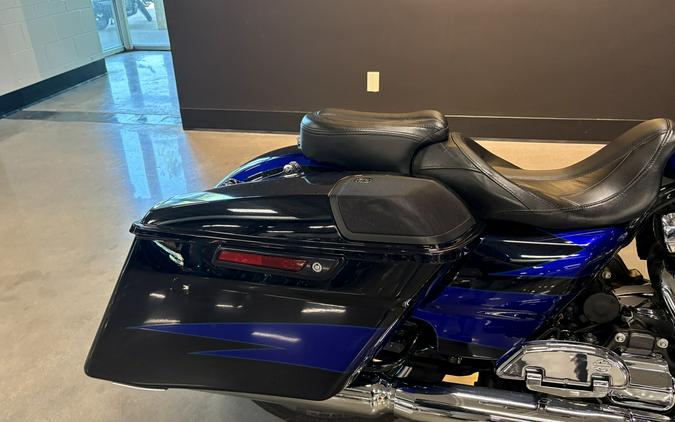 2017 Harley-Davidson® CVO™ Street Glide® Candy Cobalt/Indigo Ink with Mirror Chrome Aggressor Wheels