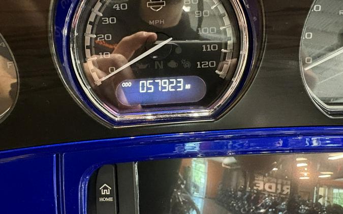 2017 Harley-Davidson® CVO™ Street Glide® Candy Cobalt/Indigo Ink with Mirror Chrome Aggressor Wheels
