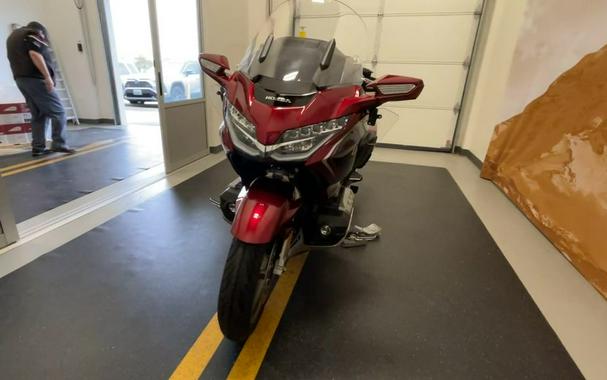 2020 Honda® Gold Wing Tour Candy Ardent Red/Black