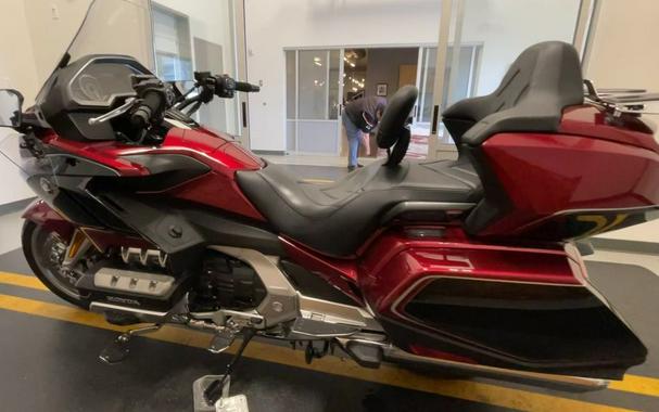 2020 Honda® Gold Wing Tour Candy Ardent Red/Black