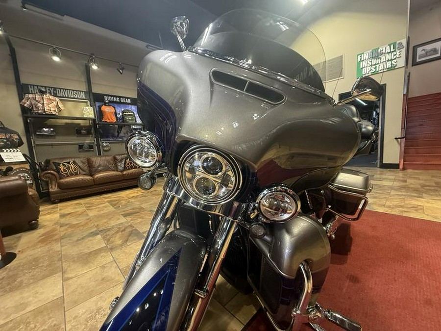 2017 Harley-Davidson® FLHTKSE - CVO™ Limited