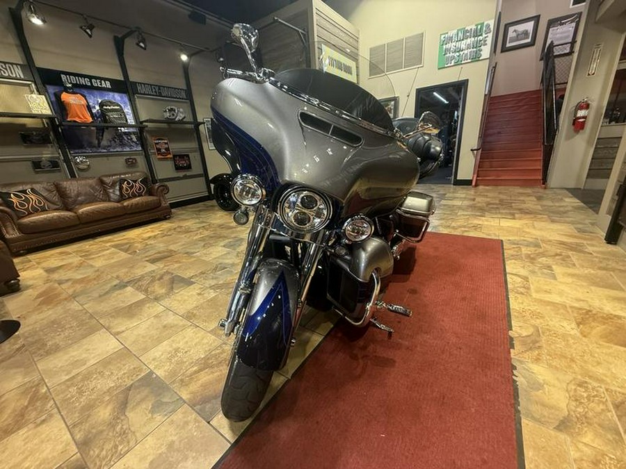 2017 Harley-Davidson® FLHTKSE - CVO™ Limited