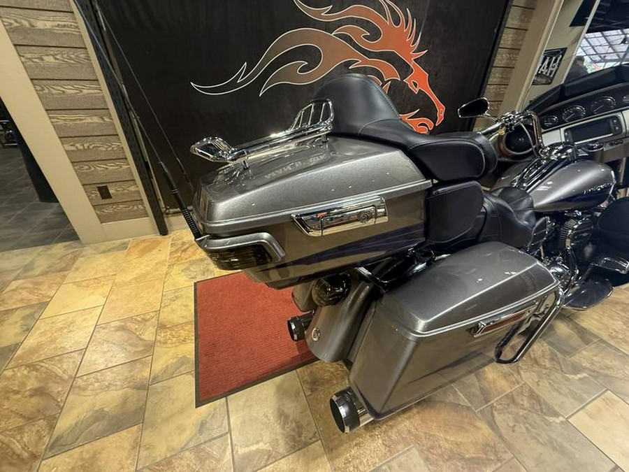 2017 Harley-Davidson® FLHTKSE - CVO™ Limited