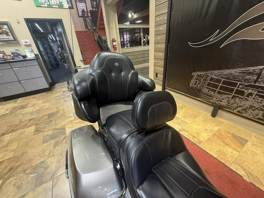 2017 Harley-Davidson® FLHTKSE - CVO™ Limited