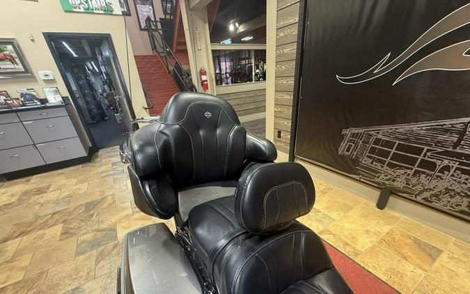 2017 Harley-Davidson® FLHTKSE - CVO™ Limited